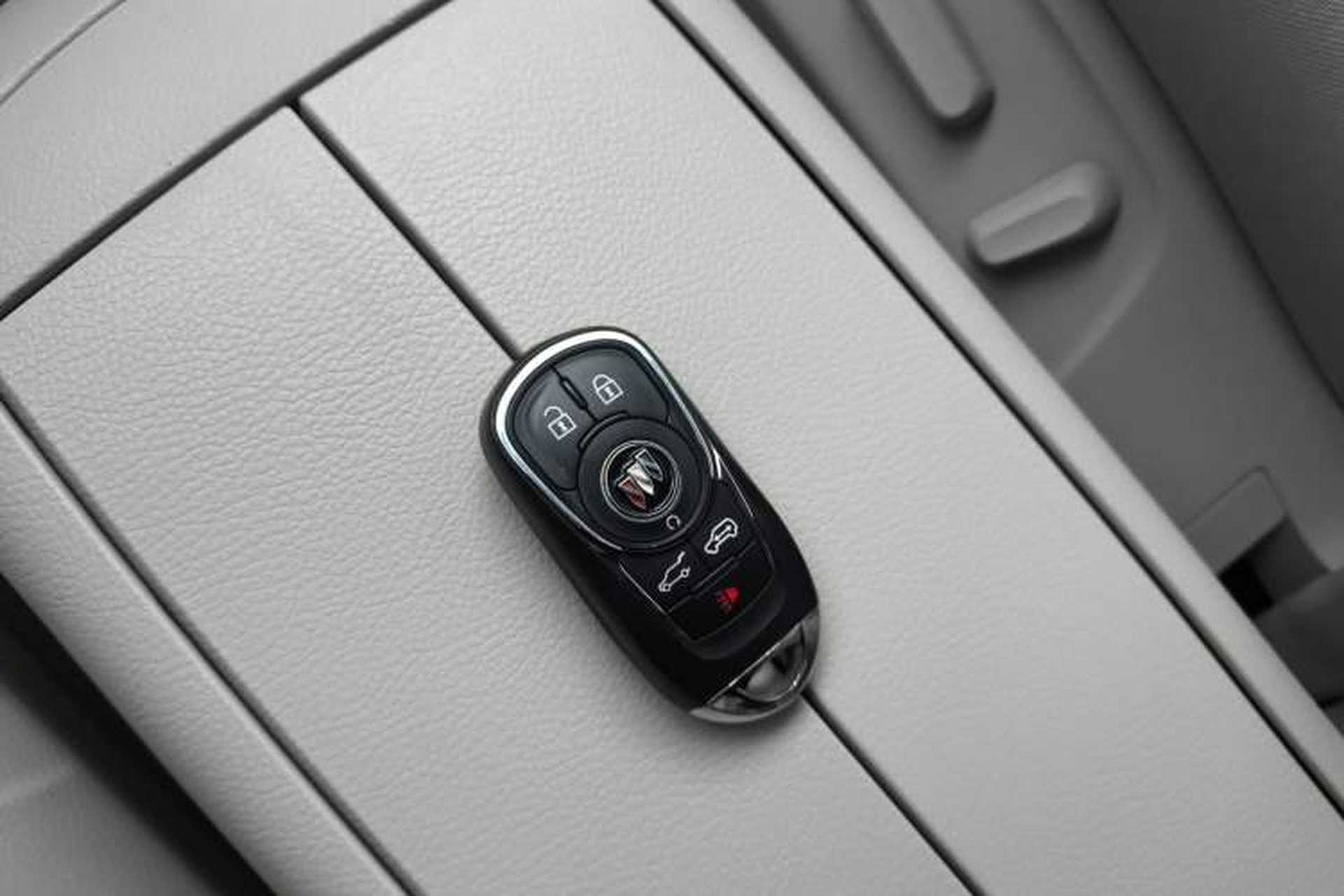 Used Buick GL8 2023 Land Executive Class Deluxe Model Interior 1