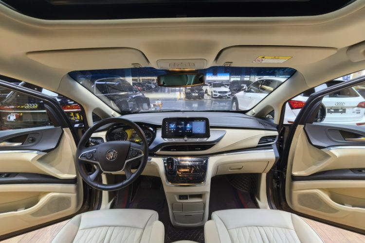 Used Buick GL8 2023 Facelifted Land Cruiser Executive Luxury Version Interior 1