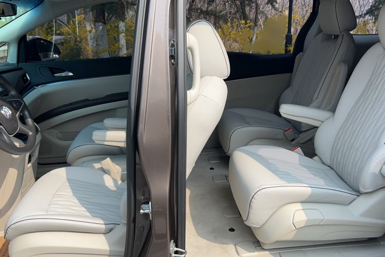 Used Buick GL8 2023 Land Executive Class Comfort Model Interior 1