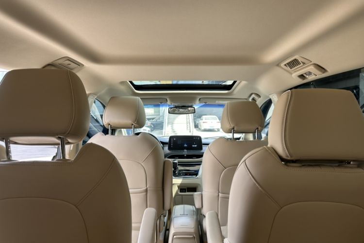 Used Buick GL8 2023 Land Executive Class 652T Luxury Model Interior 1