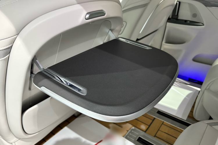 Used Buick GL8 2023 ES Lu Zun Luxury Model Interior 10