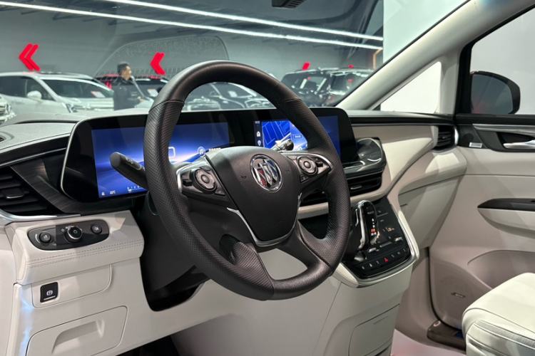 Used Buick GL8 2023 ES Lu Zun Luxury Model Interior 11