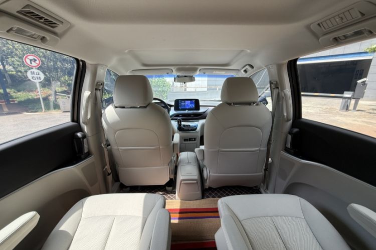 Used Buick GL8 2023 Land Executive Class Comfort Model Interior 12