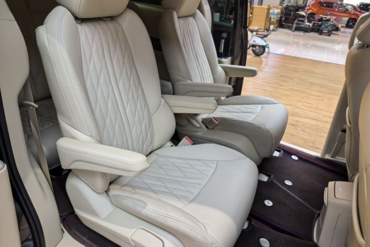Used Buick GL8 2023 Facelifted Land Cruiser Executive Luxury Version Interior 12