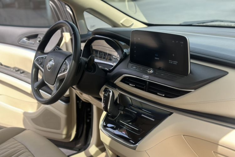 Used Buick GL8 2023 Land Executive Class 652T Luxury Model Interior 12