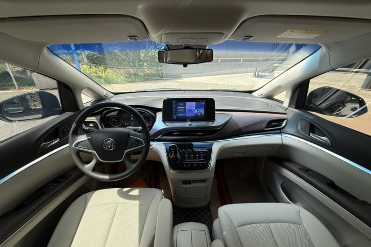 Used Buick GL8 2023 Land Executive Class Comfort Model Interior 2