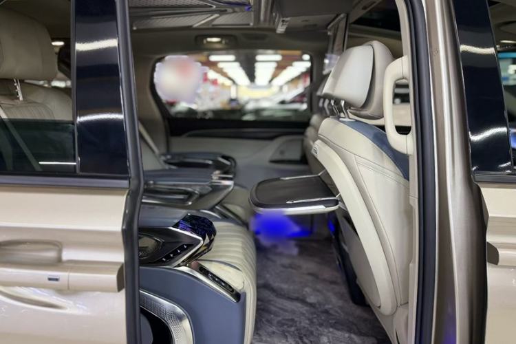 Used Buick GL8 2023 ES Lu Zun Comfort Model Interior 2