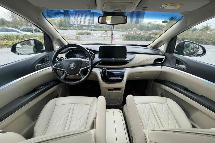 Used Buick GL8 2023 Facelifted Land Cruiser Executive Luxury Version Interior 2