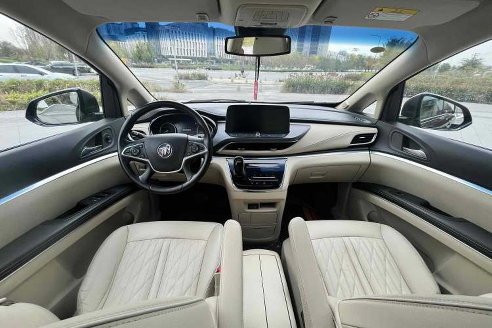 Used Buick GL8 2023 Facelifted Land Cruiser Executive Luxury Version Interior 2