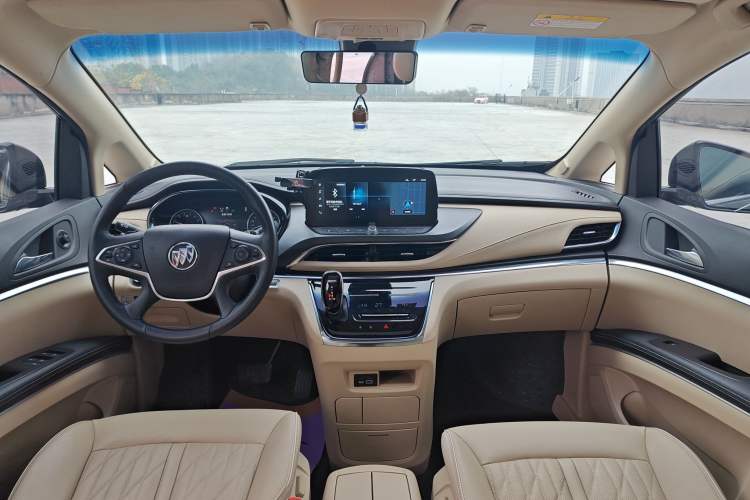 Used Buick GL8 2023 Land Business Class Smart Deluxe Model Interior 2