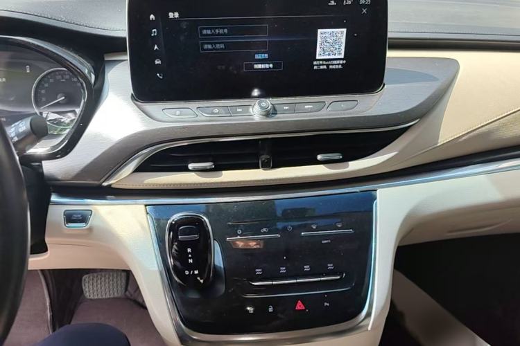 Used Buick GL8 2023 Land Executive Class 652T Luxury Model Interior 2