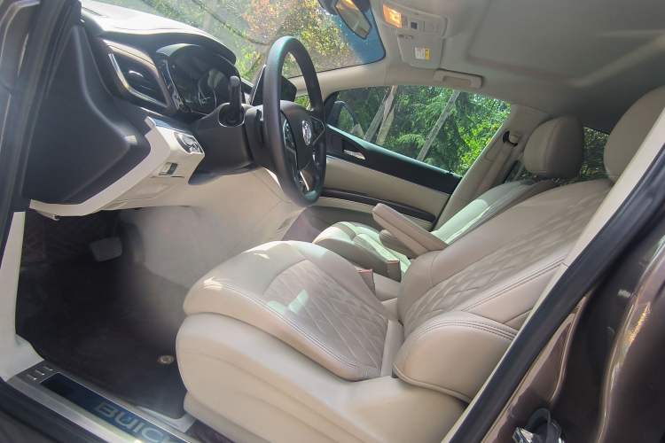 Used Buick GL8 2023 Land Executive Class Smart Enjoyment Model Interior 2