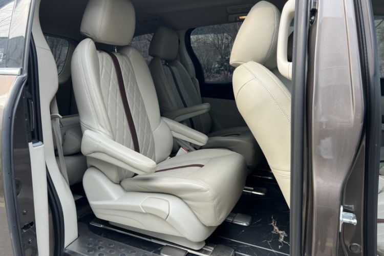 Used Buick GL8 2023 Land Executive Class Smart Enjoyment Model Interior 2
