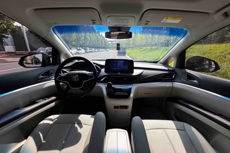 Used Buick GL8 2023 Land Executive Class Comfort Model Interior 2