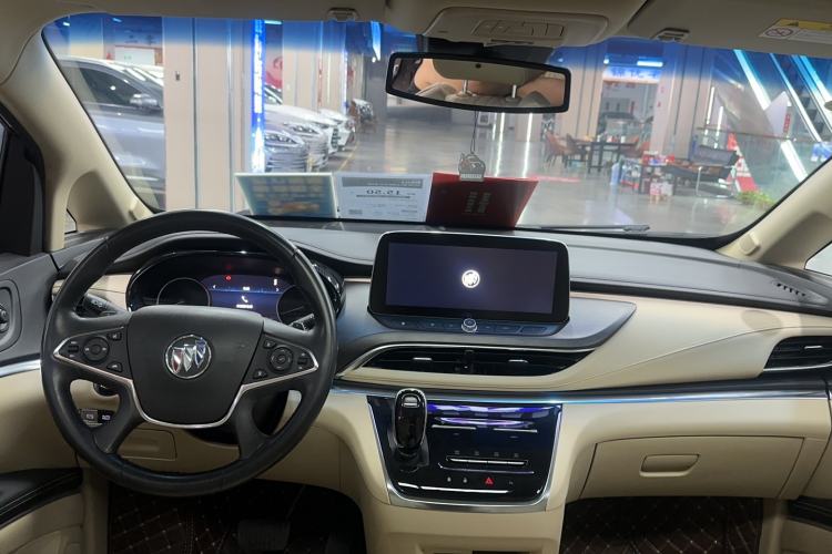 Used Buick GL8 2023 Facelifted Land Cruiser Executive Luxury Version Interior 2