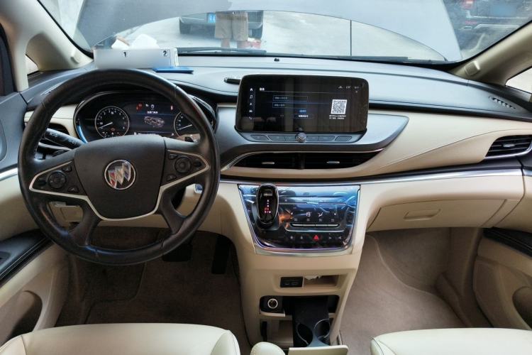 Used Buick GL8 2023 Land Executive Class Deluxe Model Interior 2