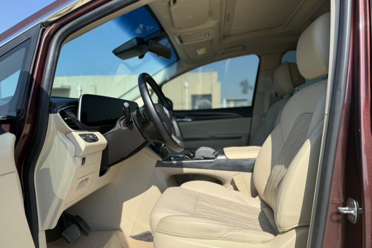 Used Buick GL8 2023 ES Lu Zun Luxury Model Interior 2