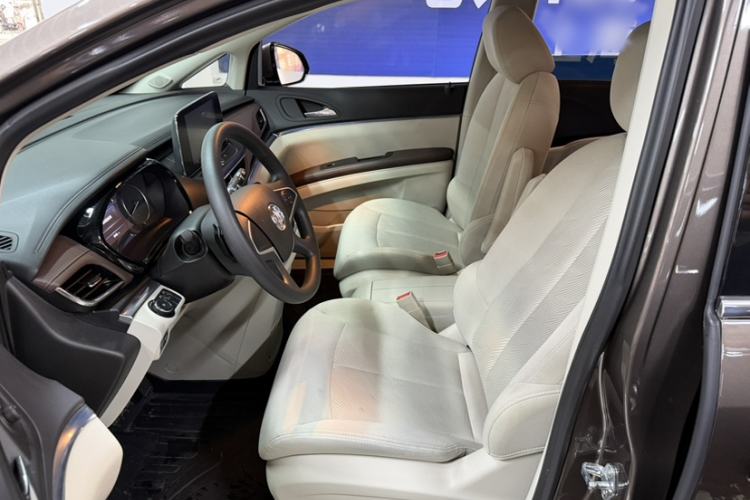 Used Buick GL8 2023 Land Executive Class Comfort Model Interior 3
