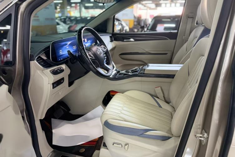 Used Buick GL8 2023 ES Lu Zun Comfort Model Interior 3