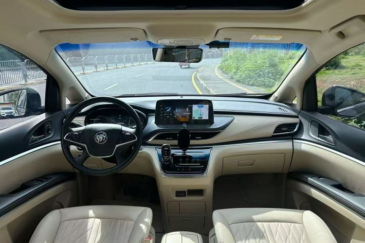 Used Buick GL8 2023 Land Executive Class Deluxe Model Interior 3