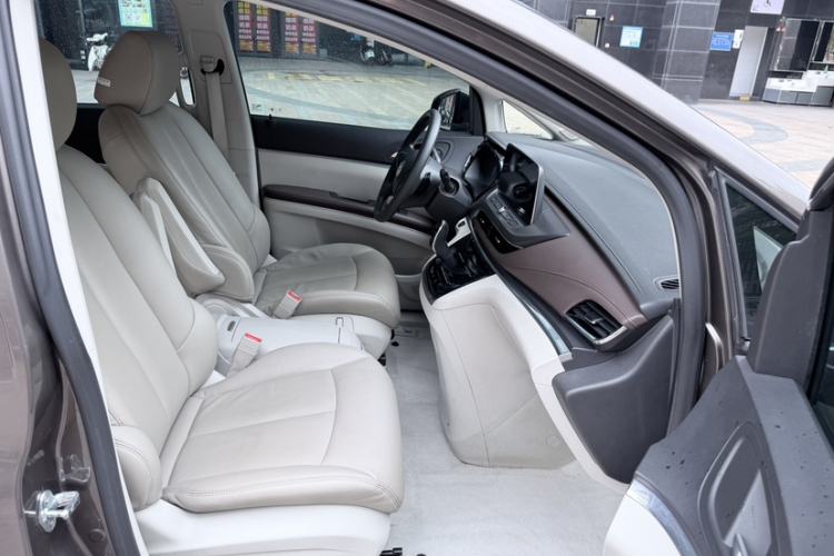 Used Buick GL8 2023 Land Executive Class Smart Enjoyment Model Interior 3