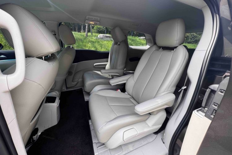 Used Buick GL8 2023 Land Executive Class Comfort Model Interior 3