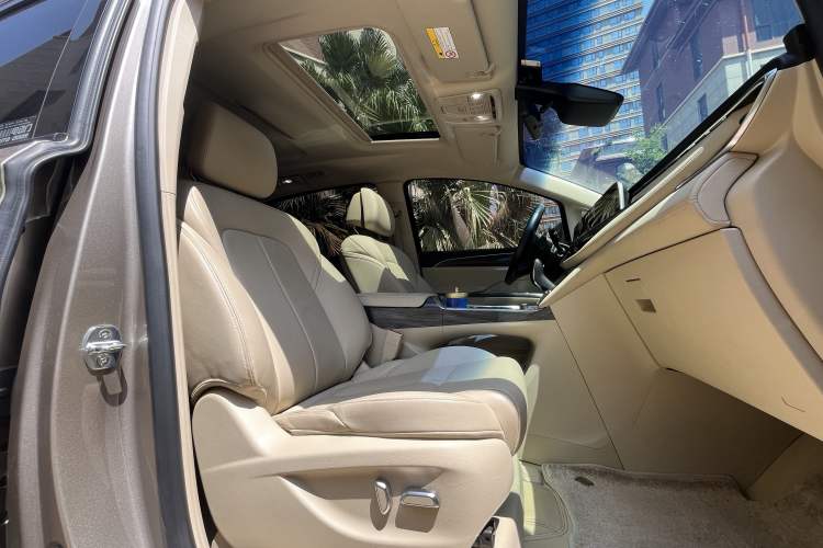 Used Buick GL8 2023 ES Lu Zun Deluxe Model Interior 3