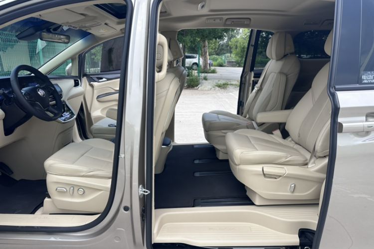 Used Buick GL8 2023 ES Lu Zun Deluxe Model Interior 3