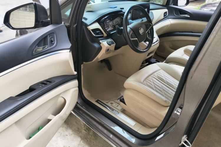 Used Buick GL8 2023 Land Executive Class Deluxe Model Interior 3