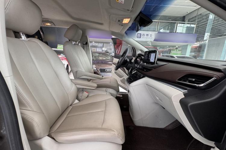 Used Buick GL8 2023 Land Executive Class Smart Enjoyment Model Interior 4