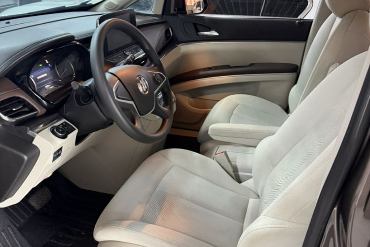 Used Buick GL8 2023 Land Executive Class Comfort Model Interior 4