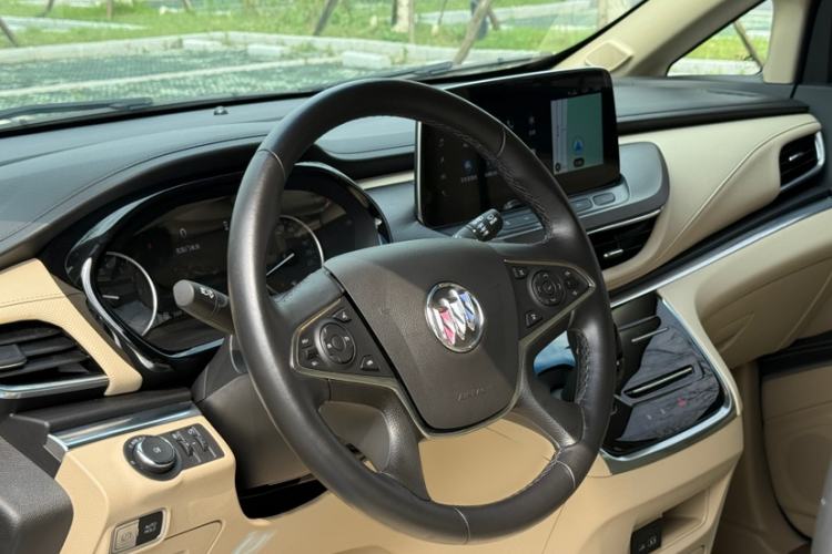 Used Buick GL8 2023 Facelifted Land Cruiser Executive Luxury Version Interior 4