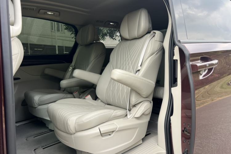 Used Buick GL8 2023 ES Lu Zun Comfort Model Interior 4