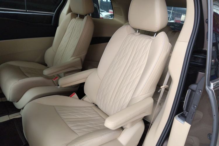 Used Buick GL8 2023 Land Executive Class 652T Luxury Model Interior 4