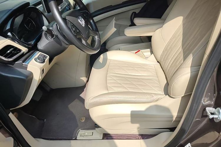 Used Buick GL8 2023 Land Executive Class 652T Luxury Model Interior 4