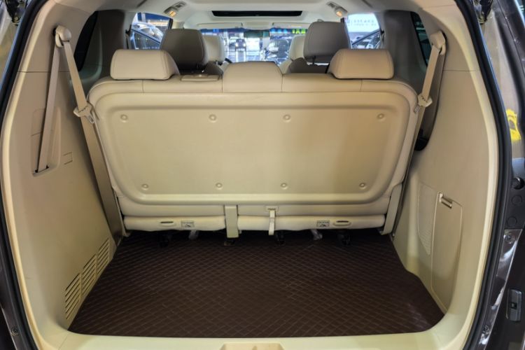 Used Buick GL8 2023 Facelifted Land Cruiser Executive Luxury Version Interior 4