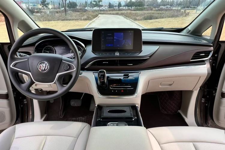 Used Buick GL8 2023 Land Executive Class Comfort Model Interior 4