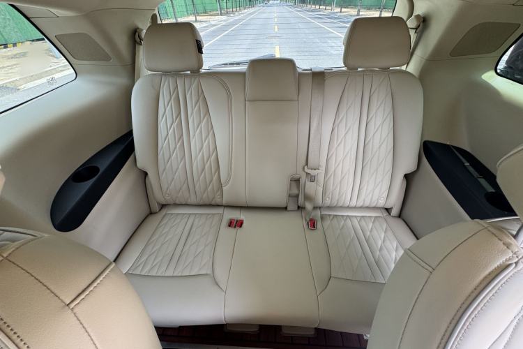 Used Buick GL8 2023 Land Executive Class 652T Luxury Model Interior 5