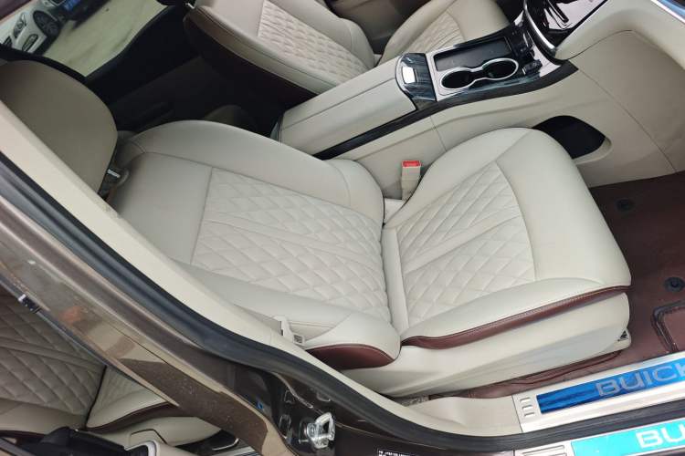 Used Buick GL8 2023 Land Executive Class Smart Enjoyment Model Interior 5