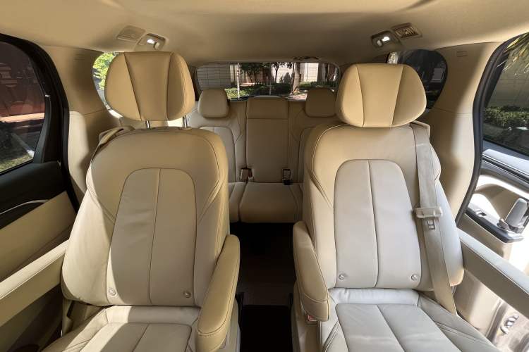 Used Buick GL8 2023 ES Lu Zun Deluxe Model Interior 5