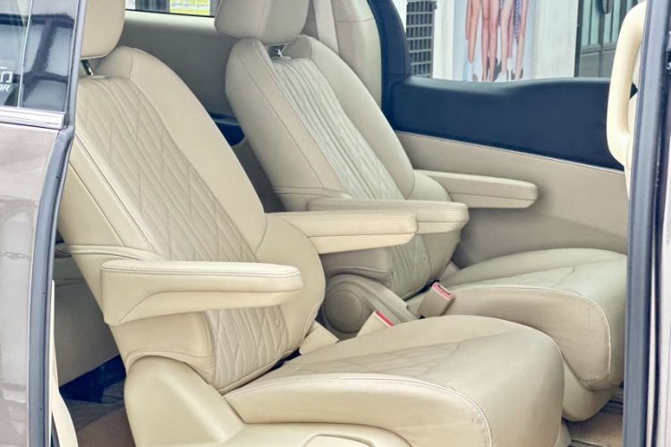 Used Buick GL8 2023 Land Executive Class 652T Luxury Model Interior 5