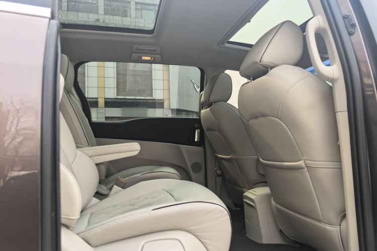 Used Buick GL8 2023 Land Executive Class Deluxe Model Interior 5