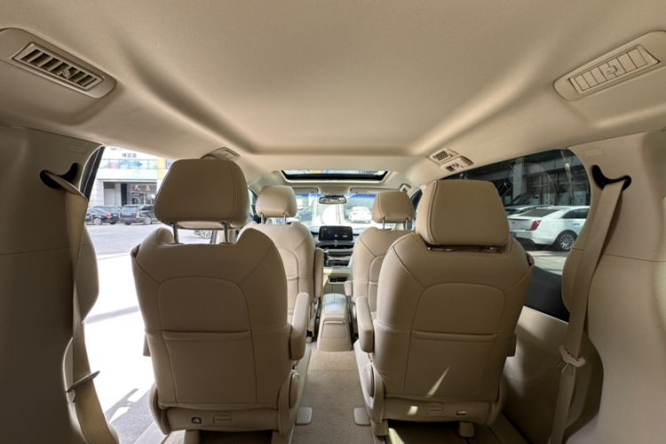 Used Buick GL8 2023 Land Executive Class 652T Luxury Model Interior 5