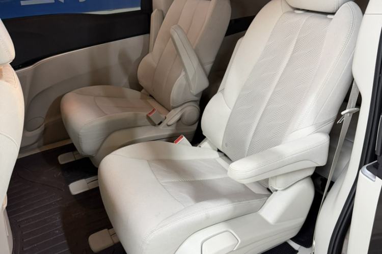 Used Buick GL8 2023 Land Executive Class Comfort Model Interior 6