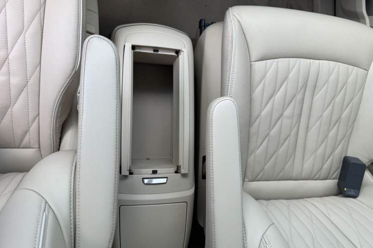 Used Buick GL8 2023 Land Executive Class 652T Luxury Model Interior 6