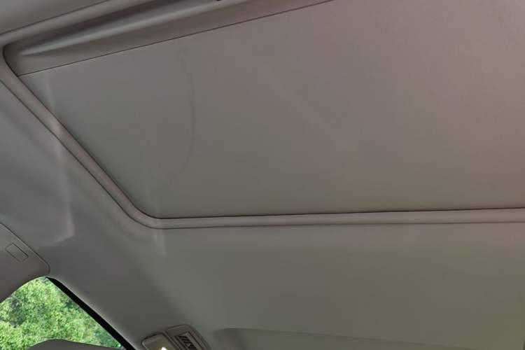 Used Buick GL8 2023 Land Executive Class 652T Luxury Model Interior 6