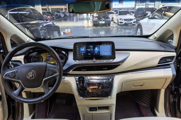 Used Buick GL8 2023 Facelifted Land Cruiser Executive Luxury Version Interior 7