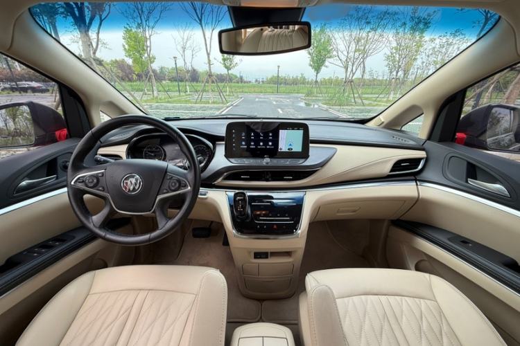 Used Buick GL8 2023 Facelifted Land Cruiser Executive Luxury Version Interior 8