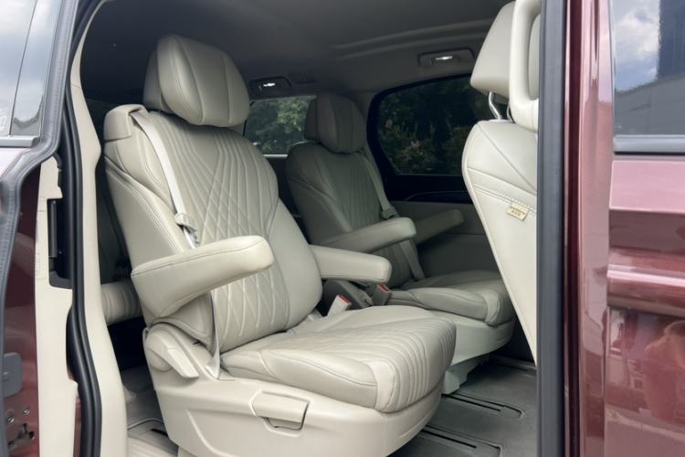 Used Buick GL8 2023 ES Lu Zun Comfort Model Interior 8