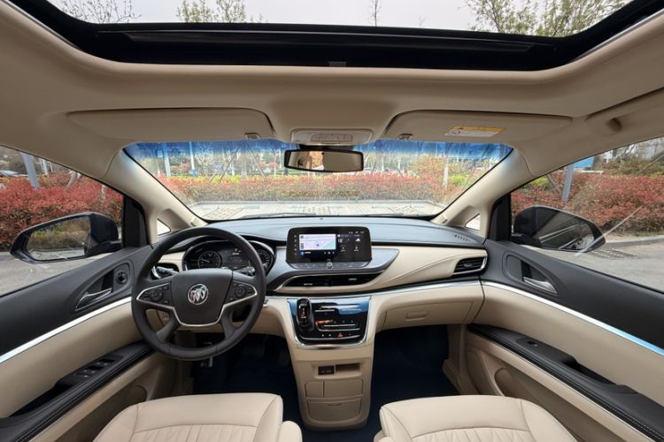 Used Buick GL8 2023 Facelifted Land Cruiser Executive Luxury Version Interior 8